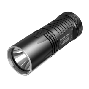 EA41 — EA41, cel mai ușor, cel mai mic și cel mai compact proiector de dimensiunea palmei 4-AA, proiectat pentru exterior,...