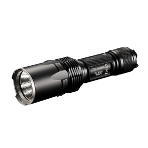 TM03 — Lanternă LED NITECORE TM03, cu flux maxim de 2 800 lm și distanță de iluminare de până la 289 m.